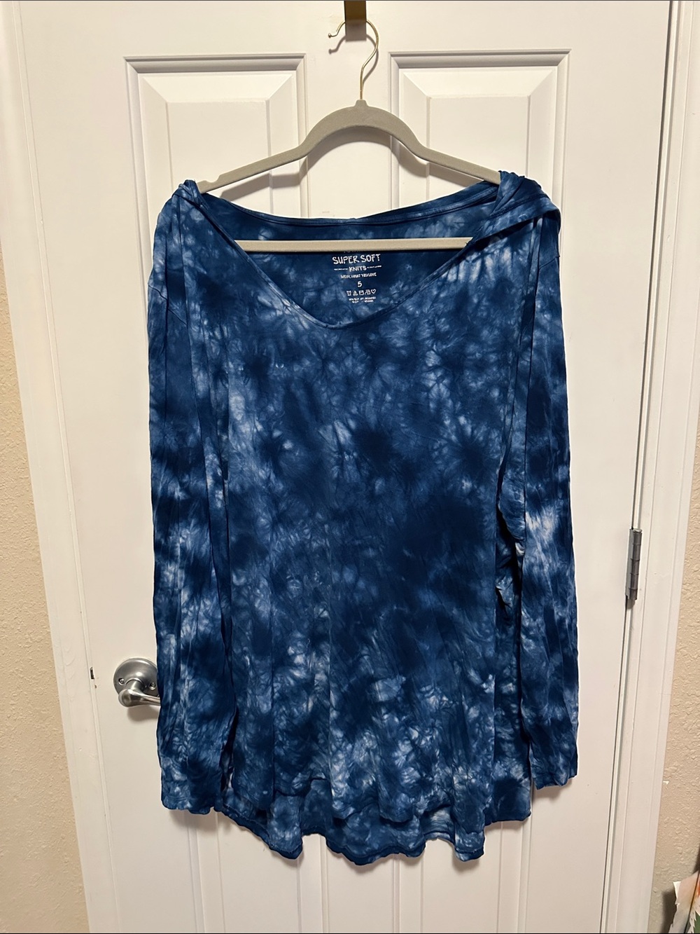 torrid Navy Tie-Dye V-Neck Long Sleeve Top